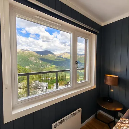 In-ski Out With Style And Scenic Views *